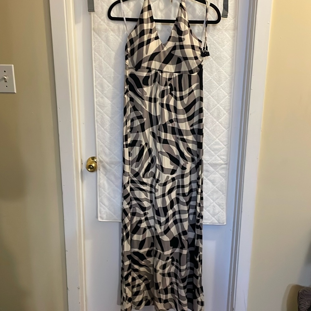 Chic Black and Cream Patterned Maxi Skirt